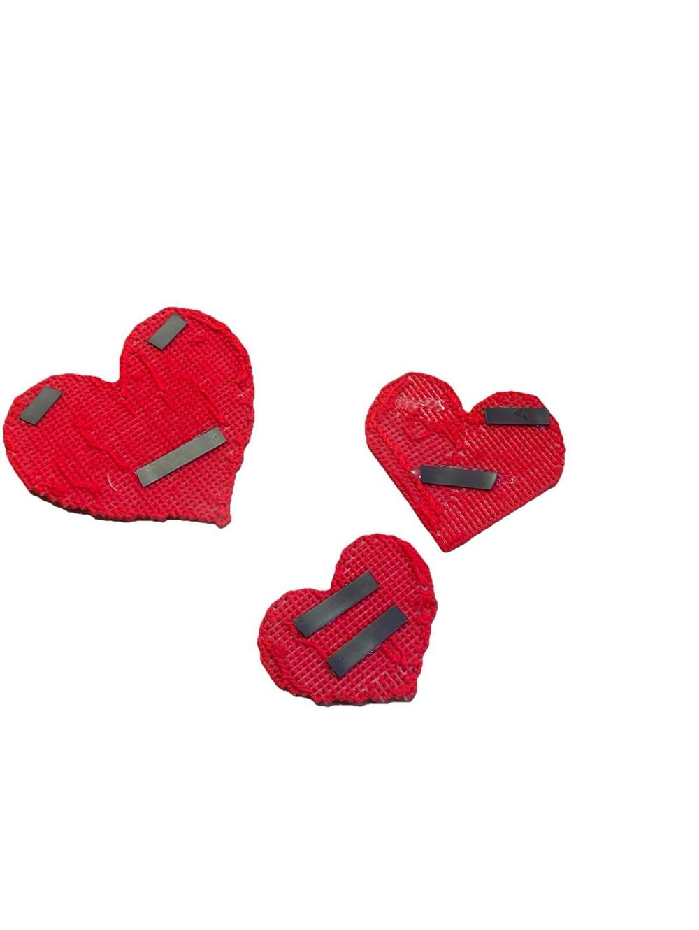 HANDMADE PLASTIC CANVAS VALENTINE'S DAY HEART MAGNETS SET OF 3 - Picture 3 of 3